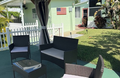 Water Front Park House | Canal front property with 2 kayaks included! Intercostal fishing minutes away