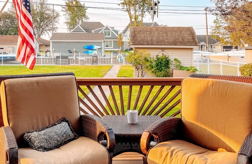 Anchor Bay Harbor House | Canal Home