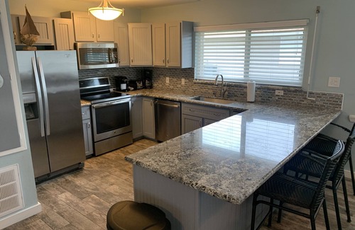 Jamaica Beach House | Canal House: Family Friendly, crabbing, fishing and more!