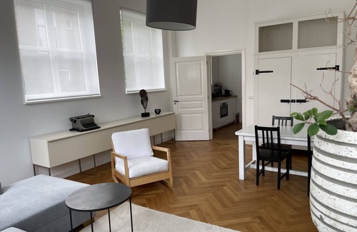 Gouda Apartment | Canal house ground floor in historic center Gouda