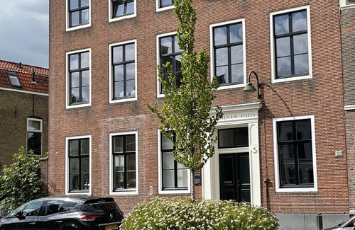 Gouda Apartment | Canal house ground floor in historic center Gouda
