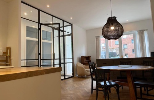 Gouda Apartment | Canal House in Historic City Center Gouda
