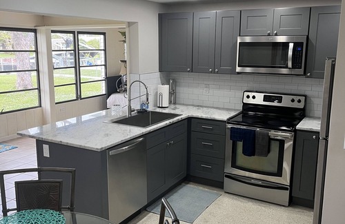 Fort Myers House | Canal house minutes from downtown Fort Myers
