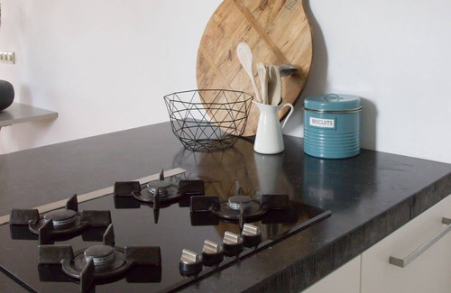 Gouda Apartment | Canal house top floor in historic center Gouda