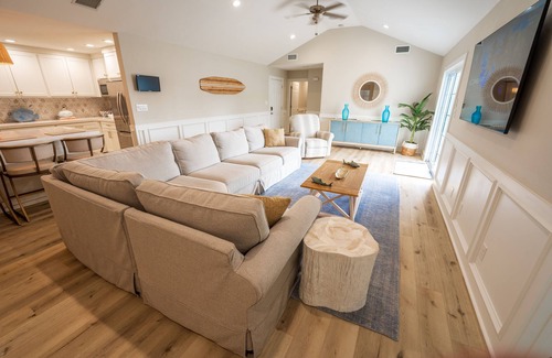 Isla Del Sol House | Canal in Sea Isle. Beautiful, spacious, comfortably decorated beach house