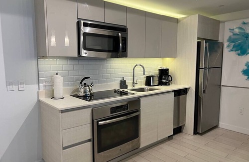 Hallandale Beach Apartment | Canal Pool Views, Premium Beach Service, Kitchen and 1B/1B