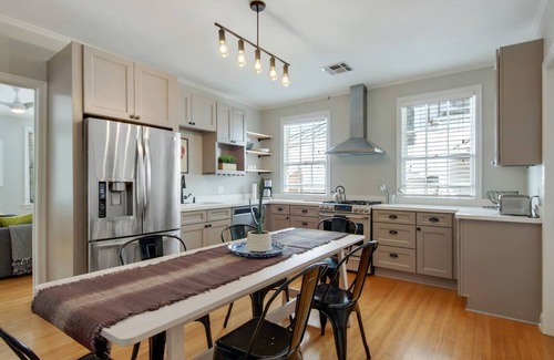 Mid-City House | Canal UP |Streetcar Line MidCity| Add More Space!