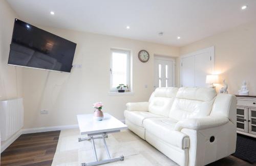 Broxburn House | Canal View Cottage