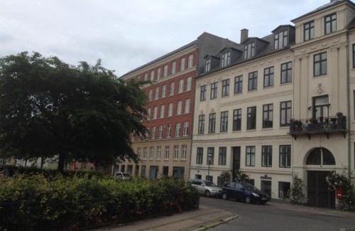 Christianshavn Apartment | Canal view