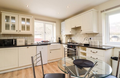 Walsden Cottage | Canal View