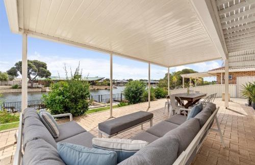 South Yunderup House | Canal Viewprivate Jettypet Friendlyfire Pit