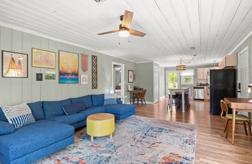 Conway House | Canal Waterfront River Cottage - 15 Miles from Myrtle Beach