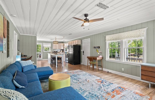 Conway House | Canal Waterfront River Cottage - 15 Miles from Myrtle Beach