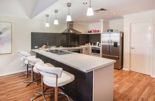 Geographe House | Canal Waters relax and enjoy even bring the boat to the back door