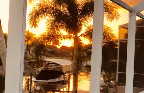 Cape Coral House | Canalfront S. Facing Htd. Pool-2Master Suites, Dock,Kayaks+local Golf,Beach+Gear