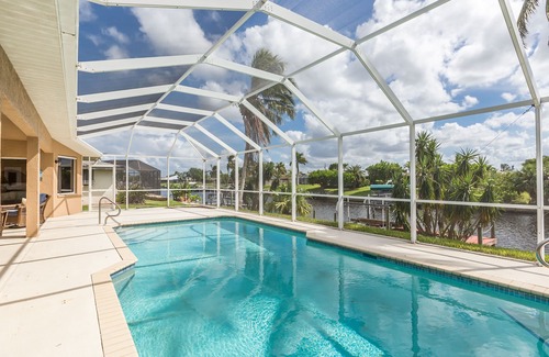 Cape Coral House | Canalfront S. Facing Htd. Pool-2Master Suites, Dock,Kayaks+local Golf,Beach+Gear