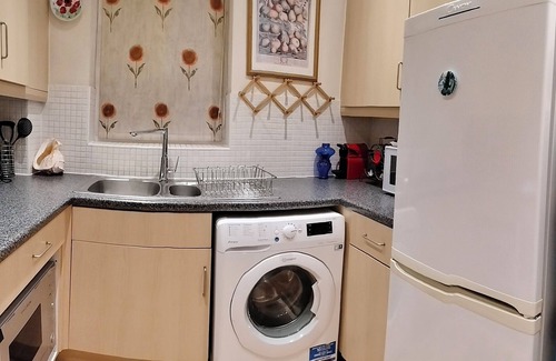 Hemel Hempstead Apartment | Canalside Chic – Your London Escape Starts Here! WIFI and Airport Transfers