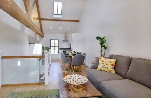 Retford Cottage | CANALSIDE WHARF, family friendly in Retford
