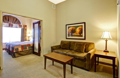 Camrose Hotel | Canalta Camrose