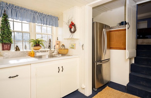 Canandaigua House | Canandaigua Lake Front, Hot Tub, Fire pit, Kayaks, Game Room