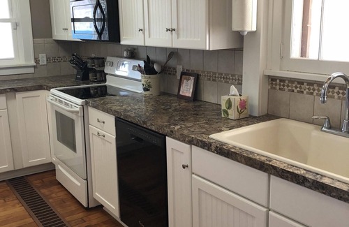 Middlesex House | Canandaigua Lake Waterfront Cottage