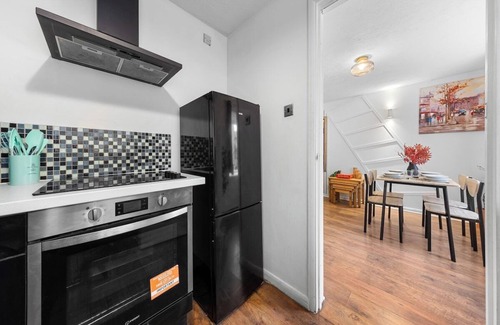 Island Gardens Apartment | Canary Wharf+ 2Bed + Free parking+ Smart TV