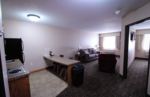 Canby Hotel | Canby Inn And Suites
