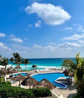 Zona Hotelera Apartment | Cancun beach by Brisas 2