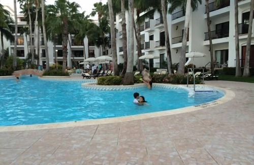 Zona Hotelera Apartment | Cancun Oceanfront Penthouse Christmas 2021 to New Year 2022, Sleeps 6