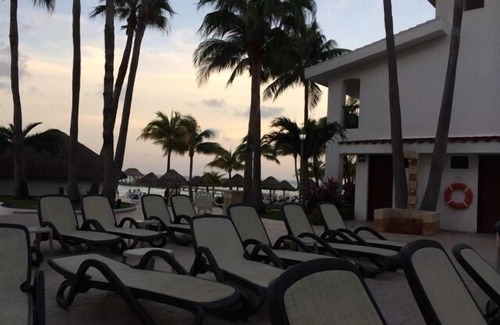 Zona Hotelera Apartment | Cancun Oceanfront Penthouse Christmas 2021 to New Year 2022, Sleeps 6