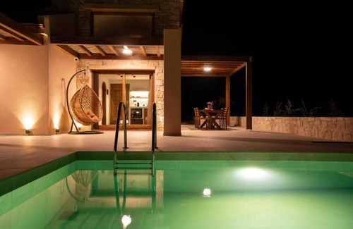 Ierissos Apartment | Candelas Suites and NaturenTwo-Bedroom Apartment with Private Pool