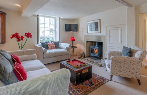 Marshfield Cottage | Candlemaker's Cottage - sleeps 6 guests in 3 bedrooms