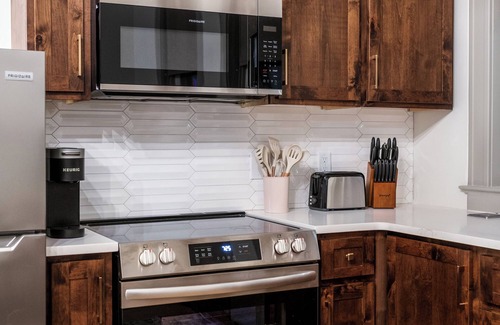 Sedalia Apartment | Candlestick Suite - Luxury Studio Apartment in Downtown Sedalia, ADA-friendly