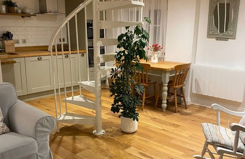 Lower Heyford House | Candlewick Cottage - One Bedroom House, Sleeps 2