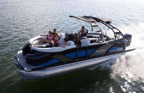 Danbury House | Candlewood Lake -Family Getaway, Lakefront 3775 sqft Home