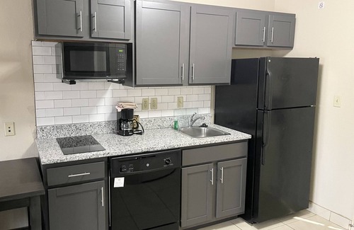 South Bend Hotel | Candlewood Suites Airport by IHG