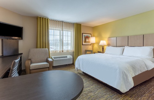 South Bend Hotel | Candlewood Suites Airport by IHG