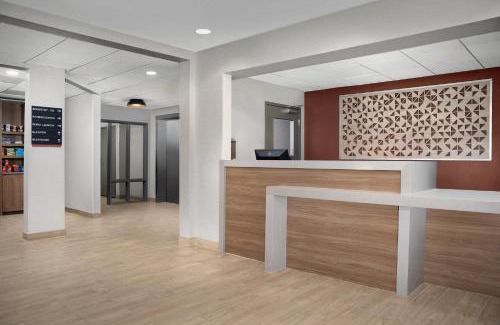 Mount Vernon Hotel | Candlewood Suites Alexandria - Fort Belvoir by IHG