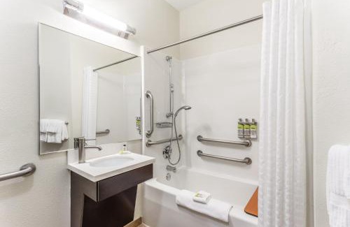 Aurora Hotel | Candlewood Suites Aurora-Naperville by IHG