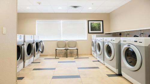 Bay City Hotel | Candlewood Suites Bay City by IHG