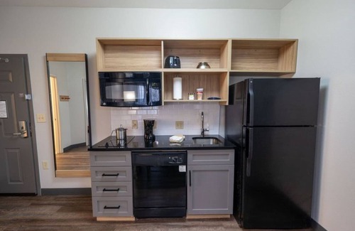 Baytown Hotel | Candlewood Suites Baytown by IHG
