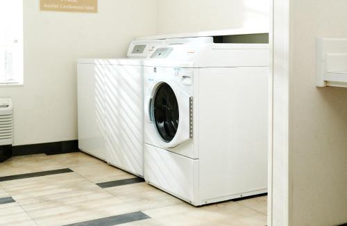 Boise Hotel | Candlewood Suites Boise - Towne Square by IHG