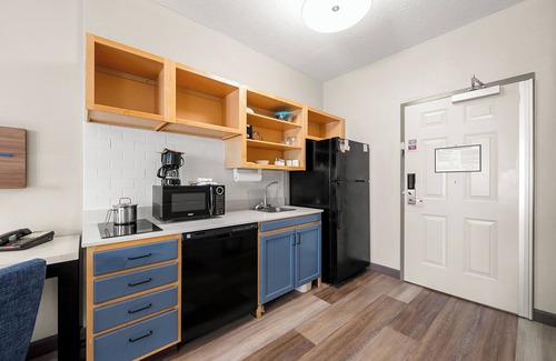 Bordentown Hotel | Candlewood Suites Bordentown-Trenton by IHG