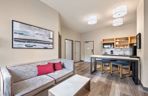 Bordentown Hotel | Candlewood Suites Bordentown-Trenton by IHG