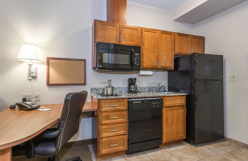 Burlington Hotel | Candlewood Suites Burlington South by IHG