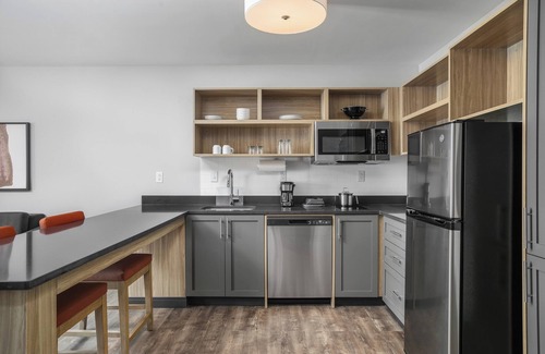 Twin Brook Hotel | Candlewood Suites Chattanooga – Hamilton Place by IHG