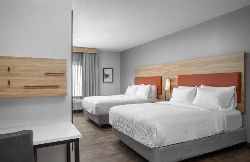 Twin Brook Hotel | Candlewood Suites Chattanooga Hamilton Place by IHG
