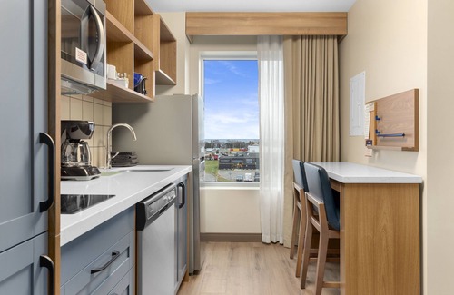 Collingwood Hotel | Candlewood Suites Collingwood by IHG