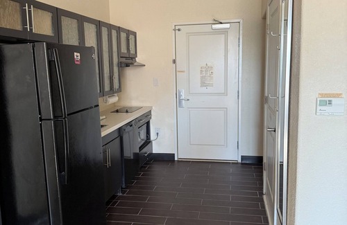 Cotulla Hotel | Candlewood Suites Cotulla by IHG