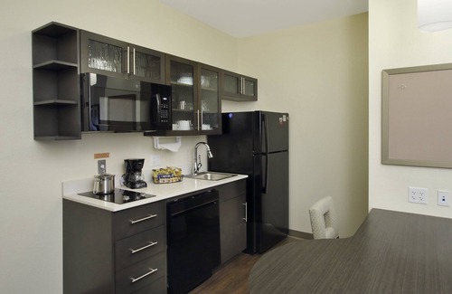 Frisco Hotel | Candlewood Suites Dallas-Frisco NW Toyota Ctr by IHG